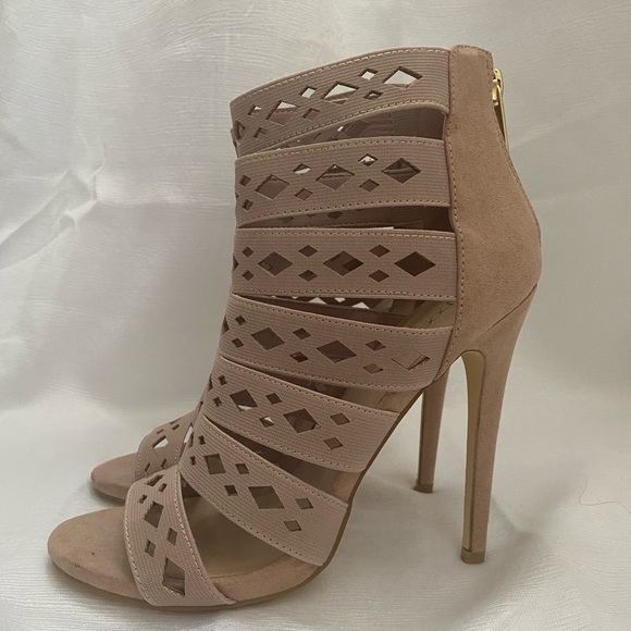 Light mauve colored heels - Picture 3 of 7